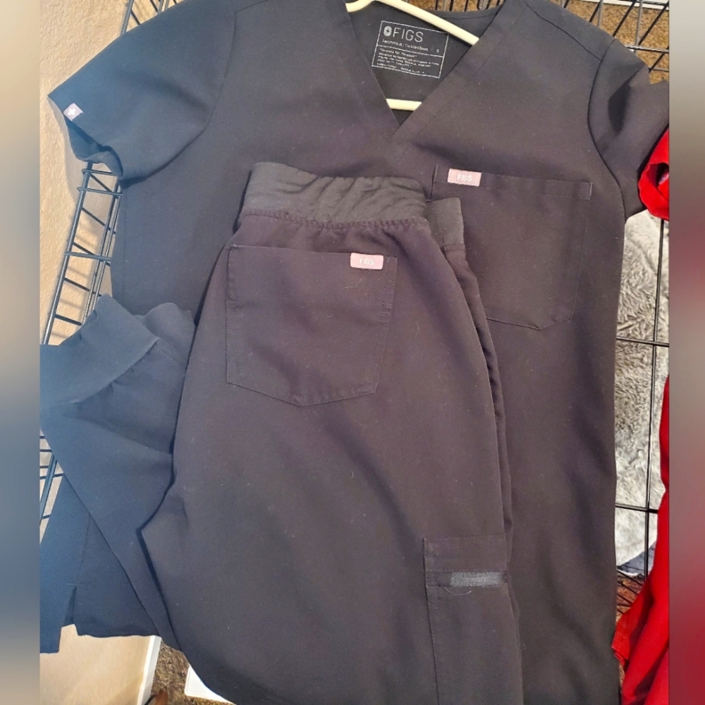 FIGS Womens Black Scrub Set